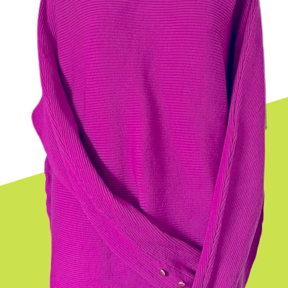 NWT FUCHSIA SWEATER - Size M - Picture 6 of 7